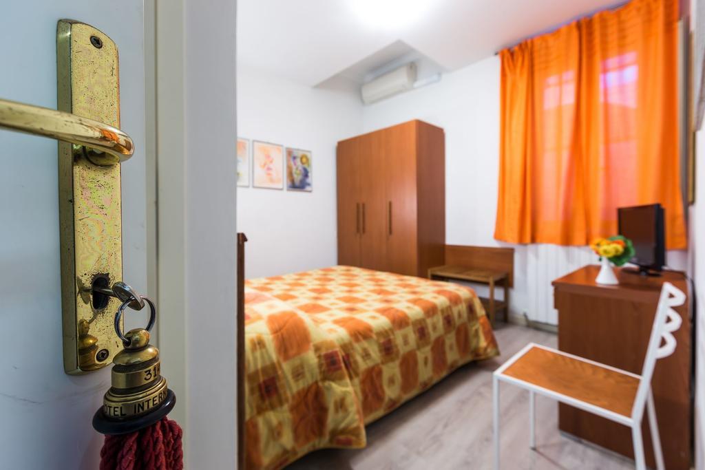 וירג'יו Hotel Internazionale מראה חיצוני תמונה