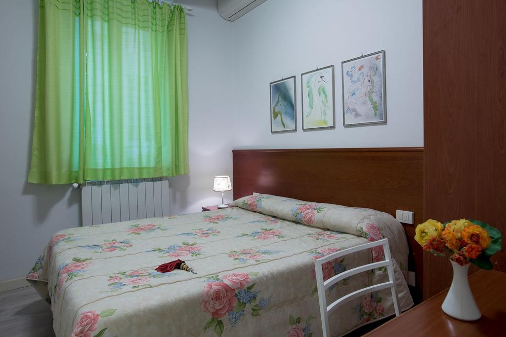 וירג'יו Hotel Internazionale מראה חיצוני תמונה