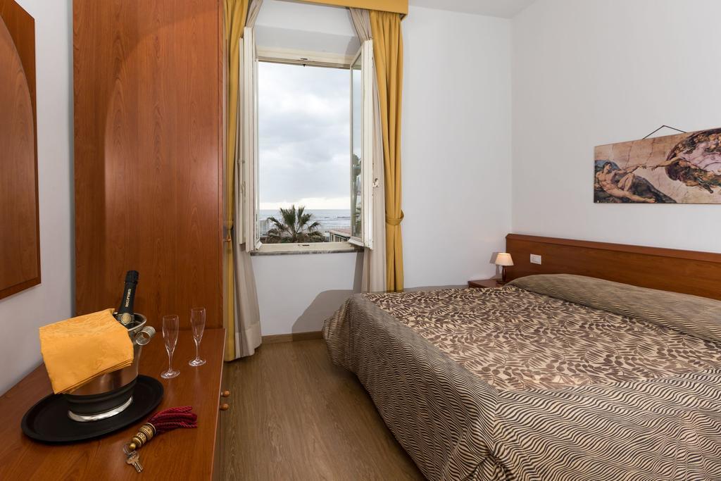 וירג'יו Hotel Internazionale מראה חיצוני תמונה