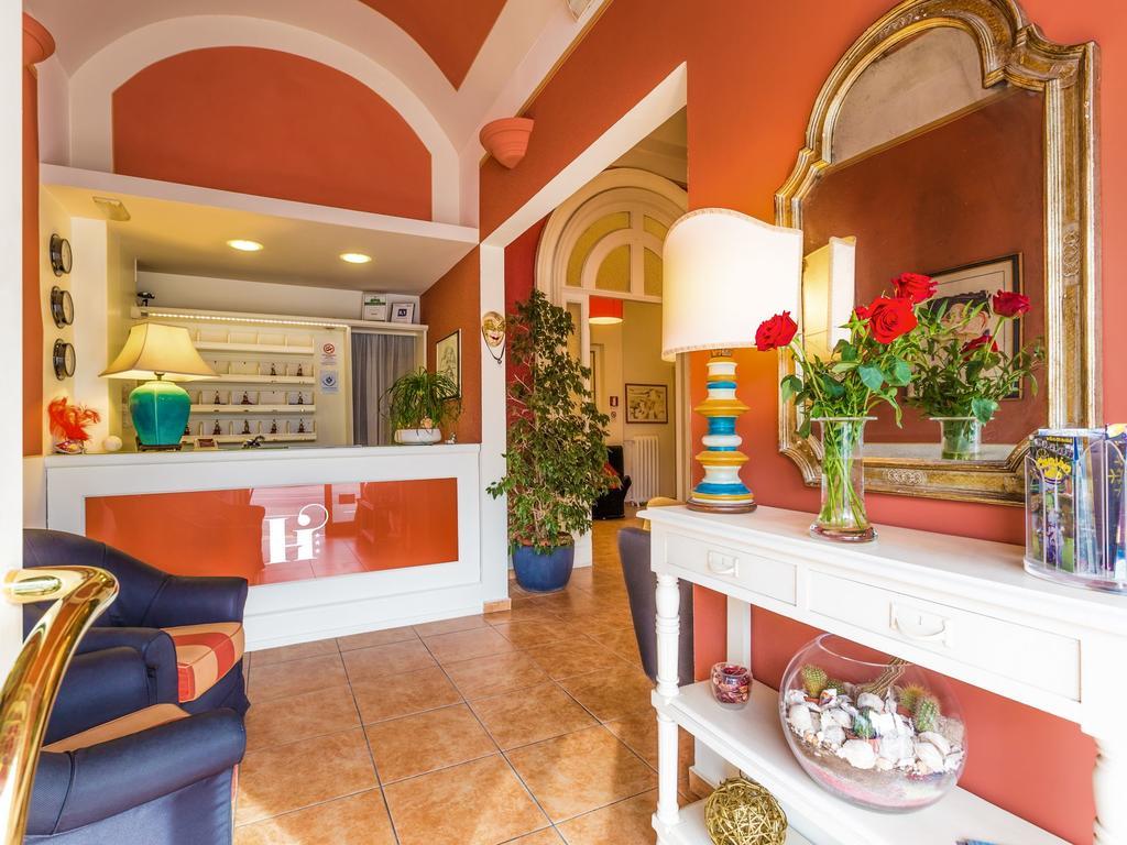 וירג'יו Hotel Internazionale מראה חיצוני תמונה